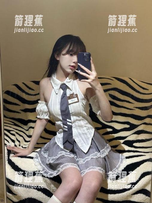 桃色黑料！首页灯光下，166吃瓜的流量与眼泪齐飞。