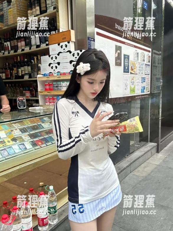 51免费吃瓜网站：你可以放空自己，保鲜几分钟，然后又被精彩瓜段拉回现实！