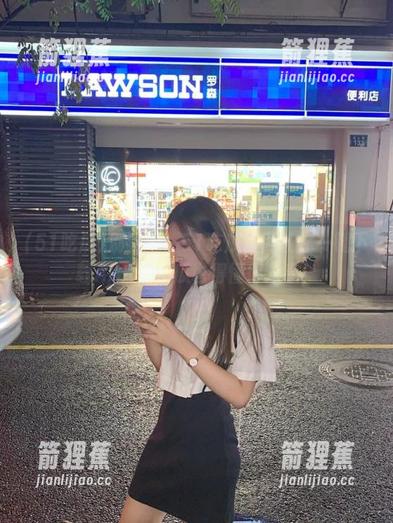 别犹豫！51吃瓜官网让你一键下载APP，撸瓜也得懂得分享！