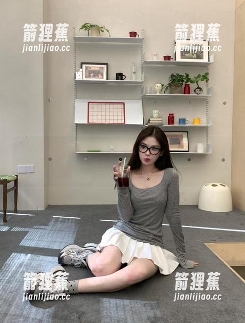 我呢！最新瓜味漫天飞舞，快来51黑料社区，啃点“瓜”的挑战！