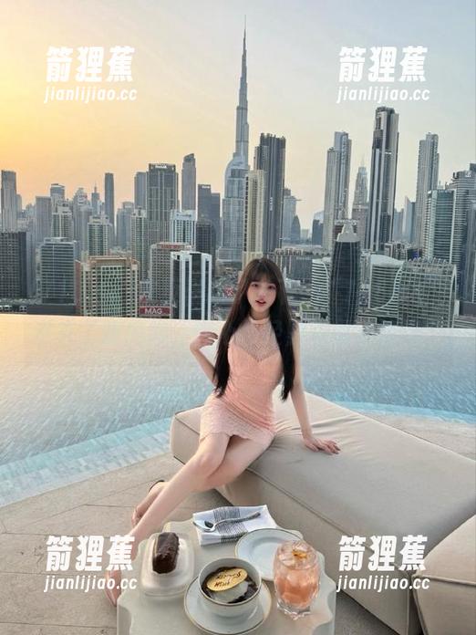 首页刷新了一下，“718.sx”送来了新内容，内心已经默默做了笔记。