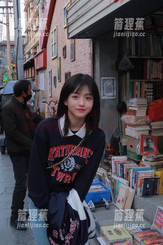 91吃瓜中心今日视频：瓜都吃到嘴边了，你还不来瞅瞅吗？