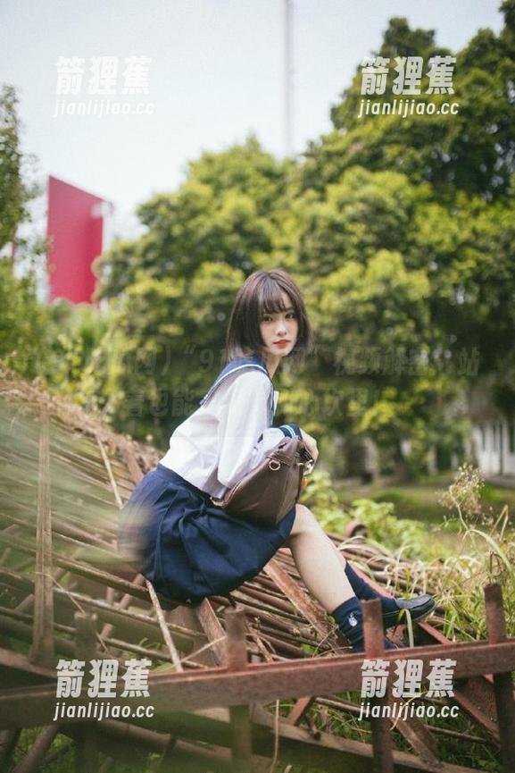 “91吃瓜网”视频解密：站着也能“瓜”到心坎里！