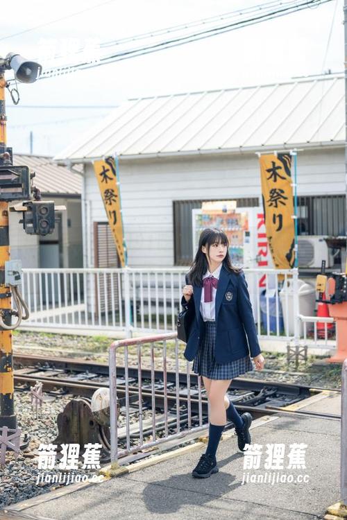 91吃瓜群众苹果版：每天一颗新瓜，生活就得有滋有味嘛