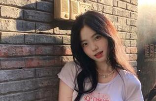 www.51cgfun视频：吃瓜也能当背景音，我是天才鉴赏师！