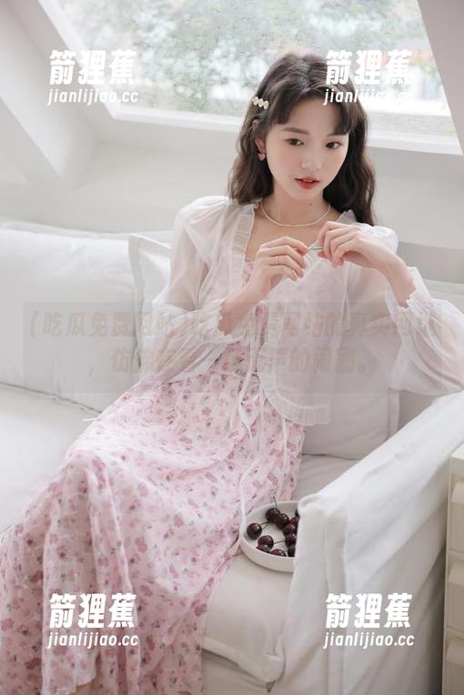 吃瓜免费网站的真实网址，仿佛在看一场无声的闹剧。