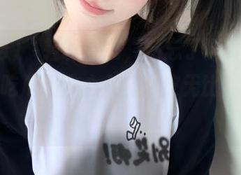 “轻松下载，别忘了避开瓜田的陷阱，吃瓜网中心入口调皮无比！”哈哈！