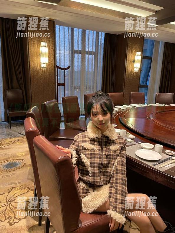 观看画面里的人物，吃瓜网91的瓜真不是我想的那样…咳咳。