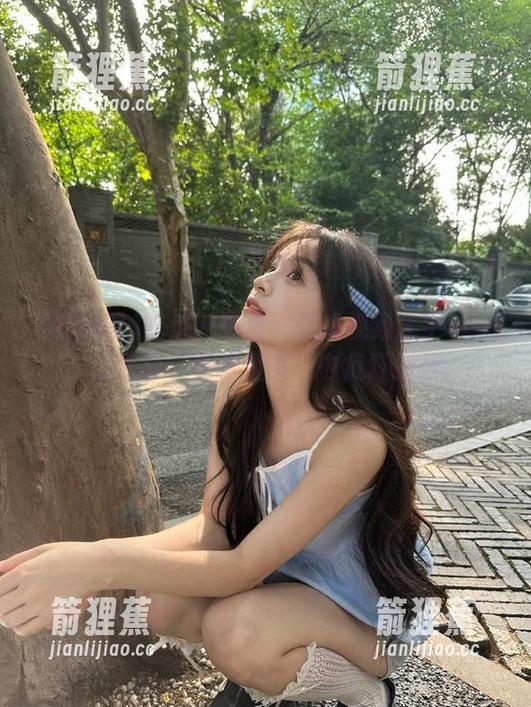 吃瓜网首页：在线视频水平不一，让我在“真真假假”中疯狂摇摆。