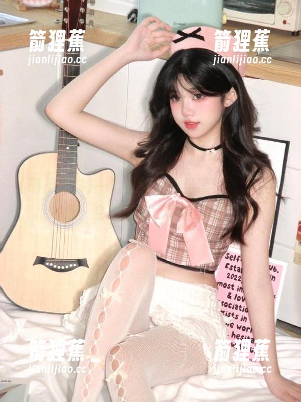 一边下载“明星黑料”，一边想：会不会有惊喜等着我？