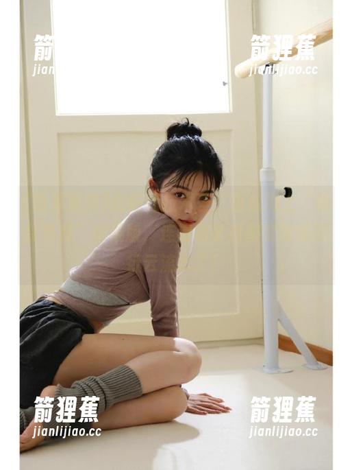 别说我技术差，自从用上“明星黑料”苹果版，连滑动手指都变得如同行云流水了！