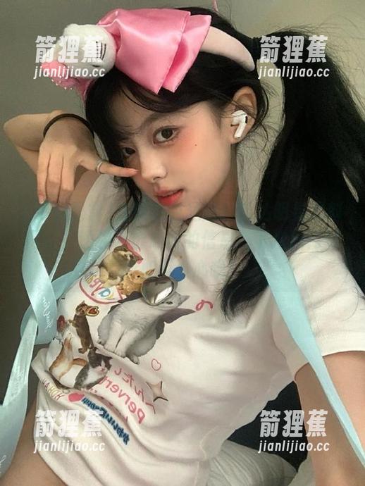 气氛有点尴尬？直达明星黑料网站，送你直击心脏的信息，下次出门可得加点小心哦！