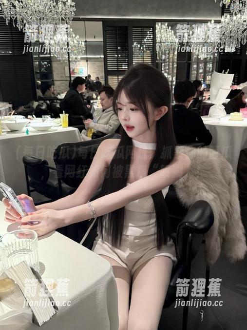 每日吃瓜网址：抓紧你的西瓜，看网红如何被黑料“喷涮”！