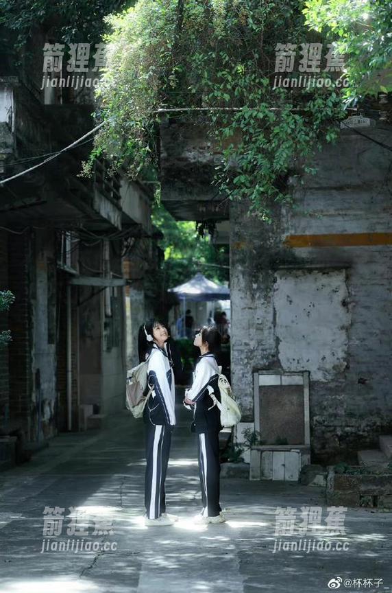 从来没见过这么敢冲的“黑料不打烊”苹果版，下载后你不想关掉吧？