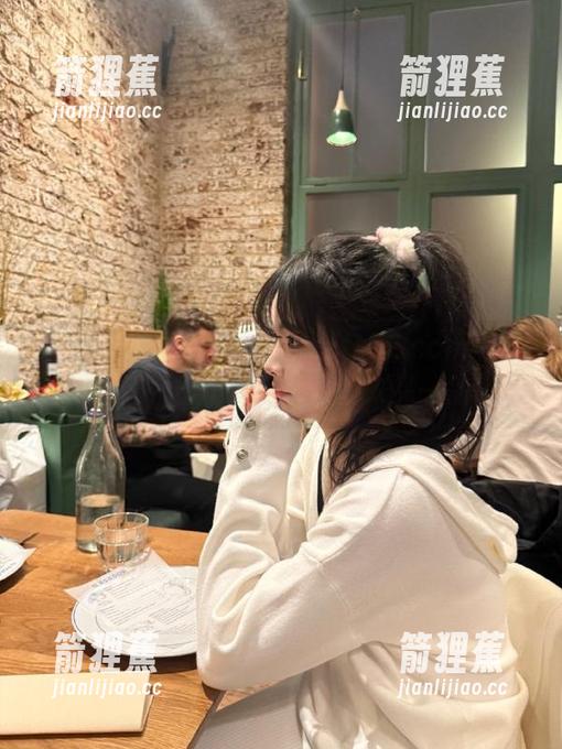 ios里的zztt52.ccm黑料不打烊，巴不得每个人都来品一品！