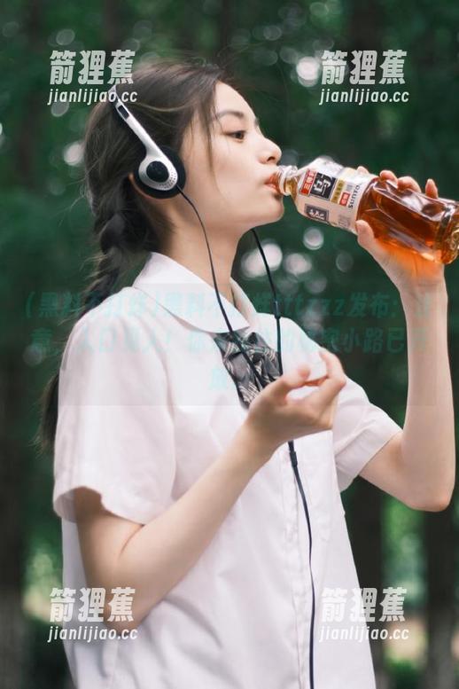 黑料不打烊tttzzz发布：注意，入口见人！你来我往的秘密小路已开放。
