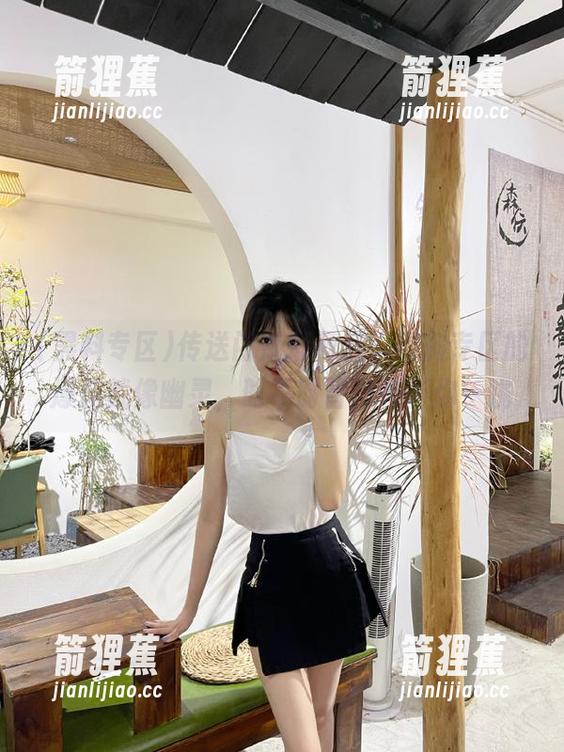 传送门渐渐开启，黑料专区的爆料就像幽灵，时不时冒出来吓你一跳