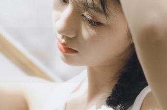 观看“黑料冲哥”一字马：腿长的都是偶像派吗？