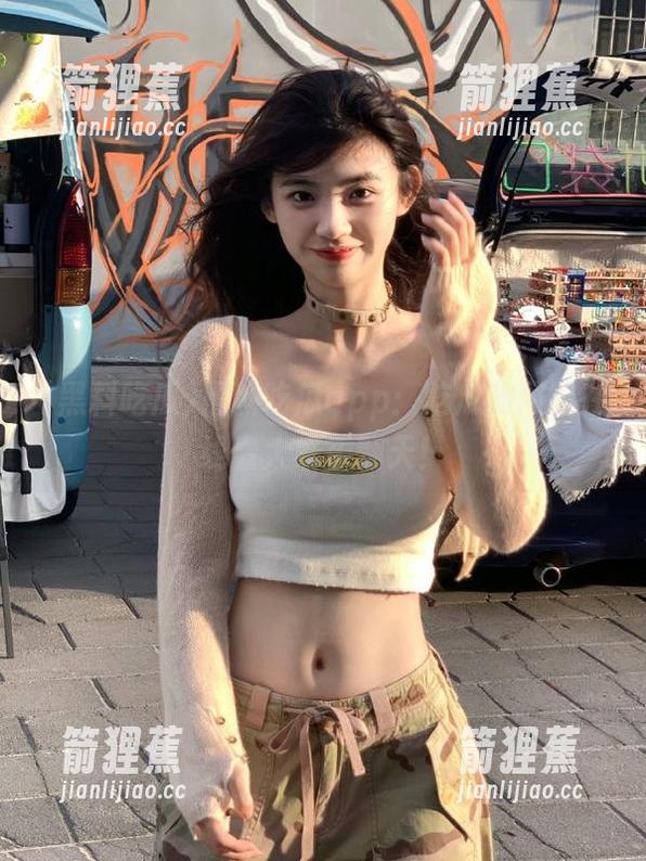 黑料吃瓜app：吃瓜的同时在线看大家乐翻天！